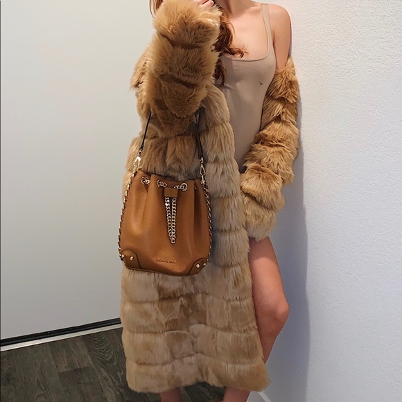 Caramel cream luxury floor length faux fur coat - Picture 2 of 5